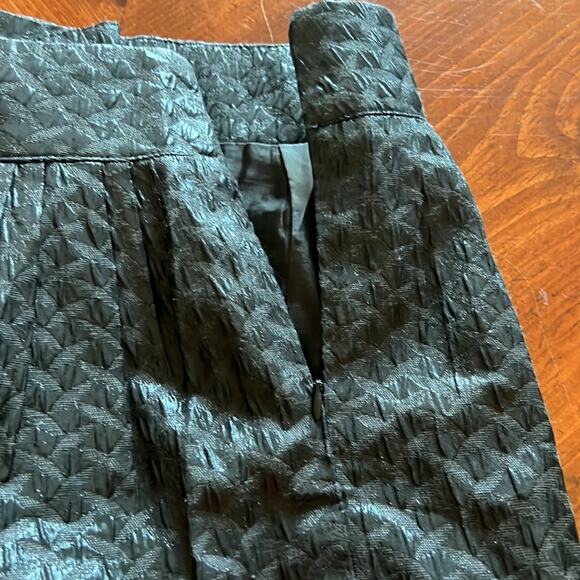 Forever 21 Black Textured Mini Skirt Junior Size Large Lined - Picture 5 of 9